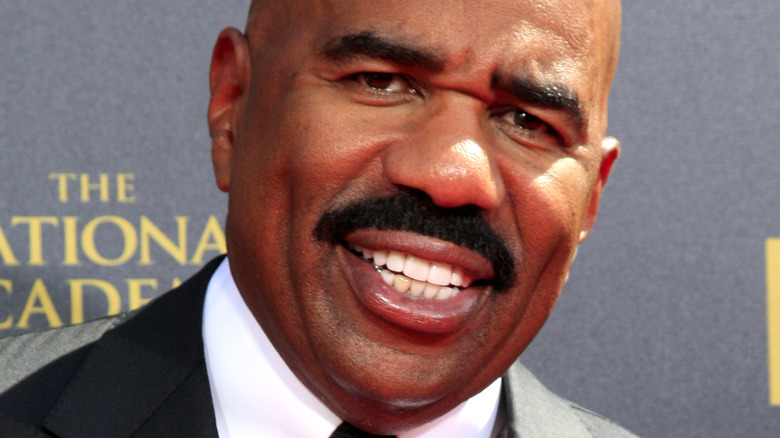 Steve Harvey posing