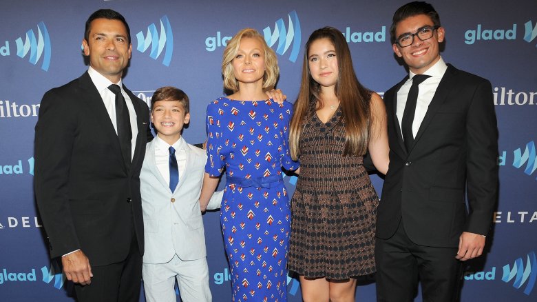 Mark Consuelos, Joaquin Consuelos, Kelly Ripa, Lola Consuelos, Michael Consuelos smiling and posing
