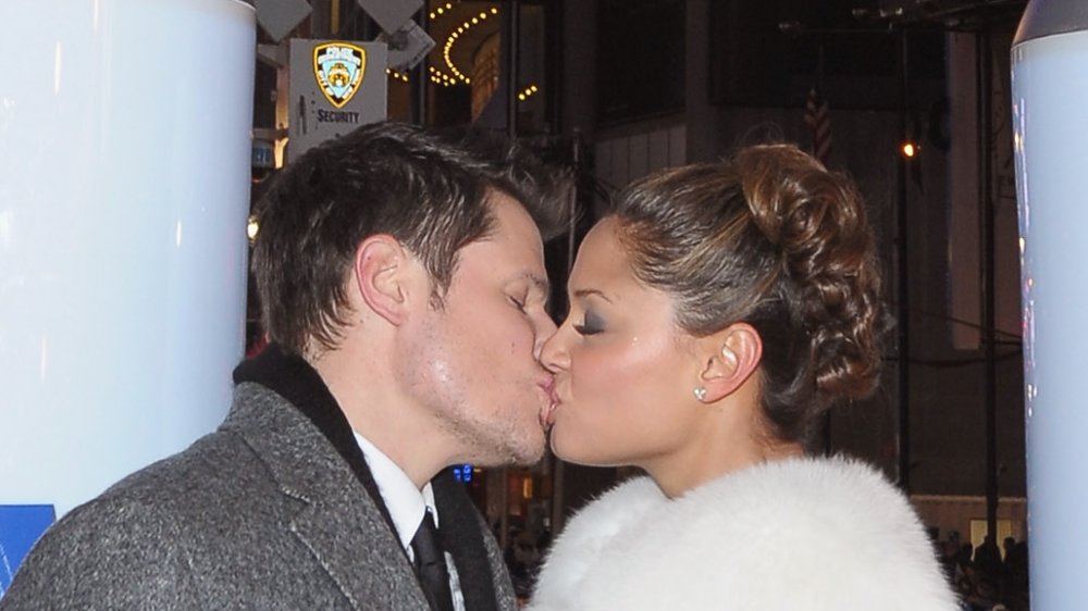 Nick Lachey and Vanessa Minnillo in Times Square on New Year's Eve in 2009