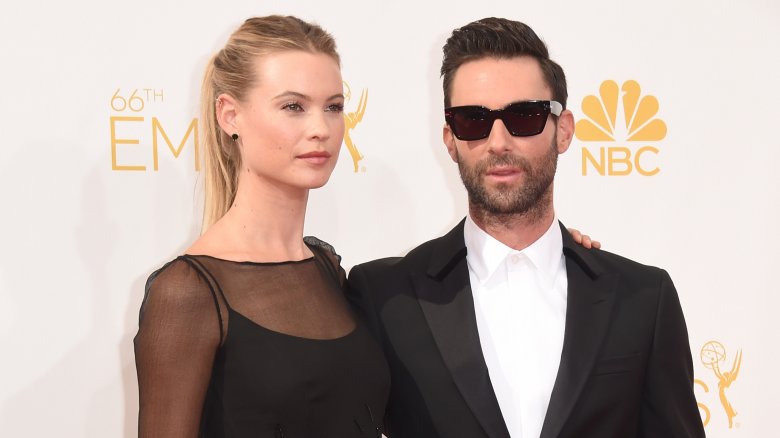 Behati Prinsloo, Adam Levine