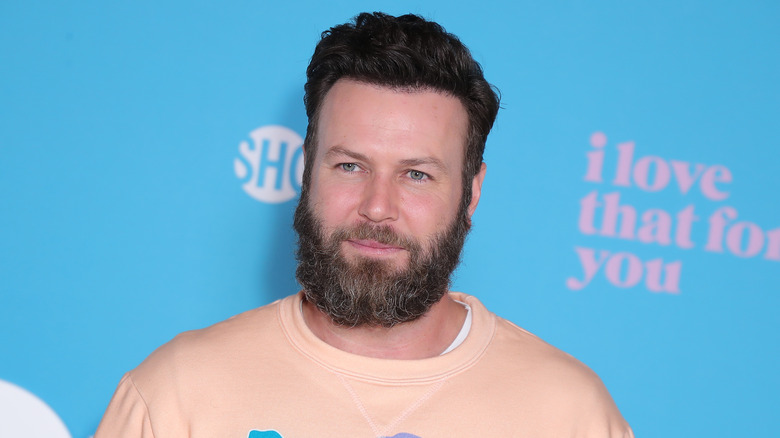 Taran Killam posing
