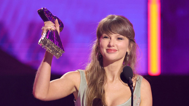 Taylor Swift at the iHeart Radio Awards