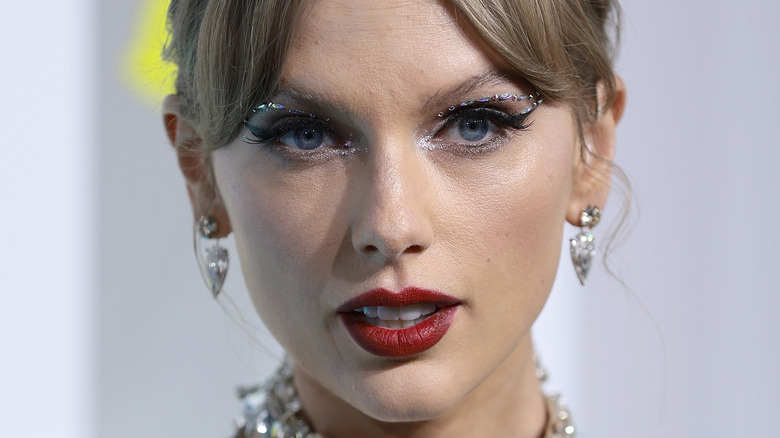 Taylor Swift red carpet 