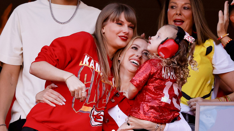 Taylor Swift and Brittany Mahomes smiling