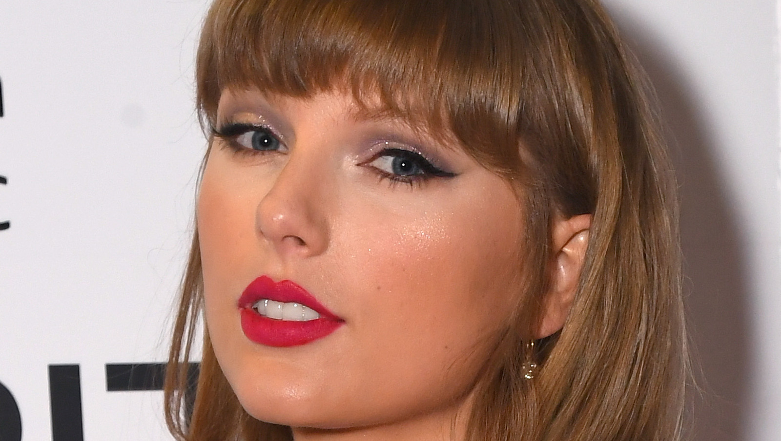 Taylor Swift Confirms Re Release Of Red In Emotionally Raw Note