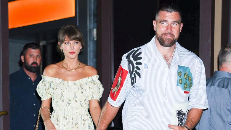 Taylor Swift and Travis Kelce walking in New York