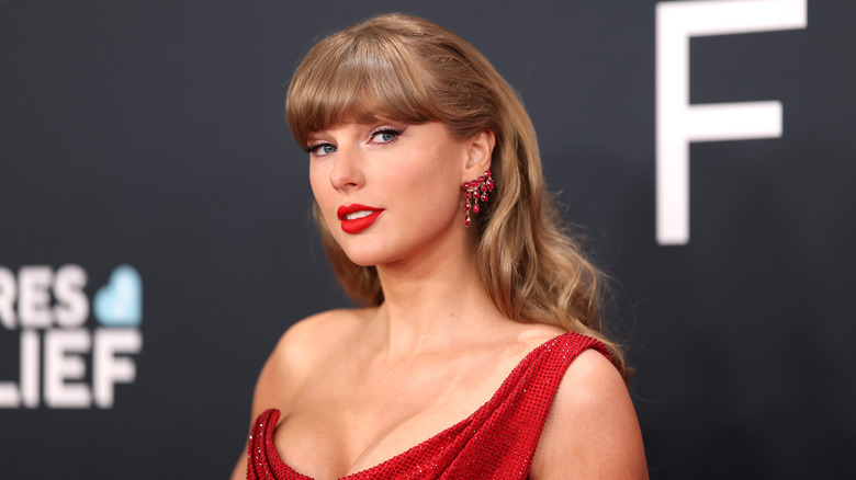aylor Swift attends the 67th Annual GRAMMY Awards