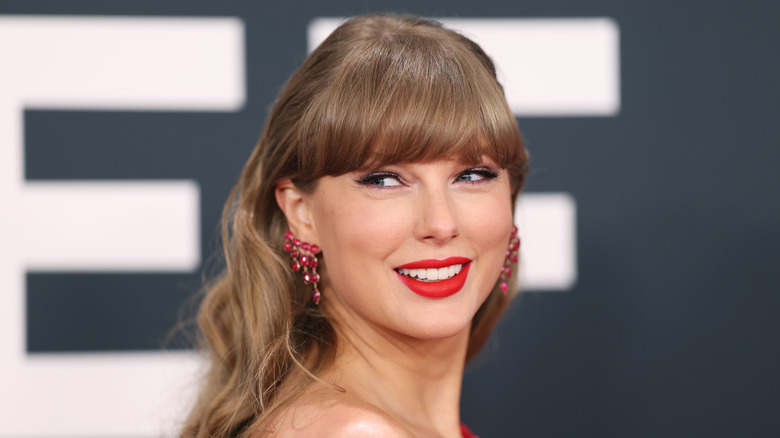 Taylor Swift smiling with teeth