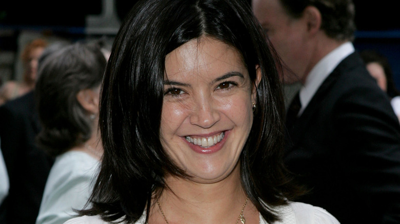 Phoebe Cates smiling