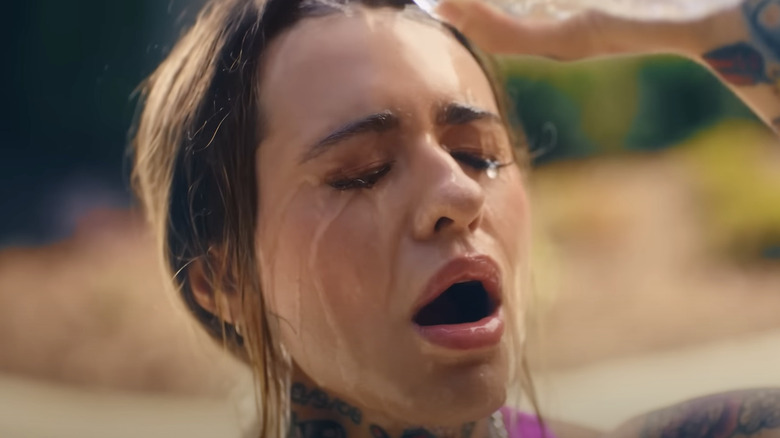 Morgan Wade pouring water