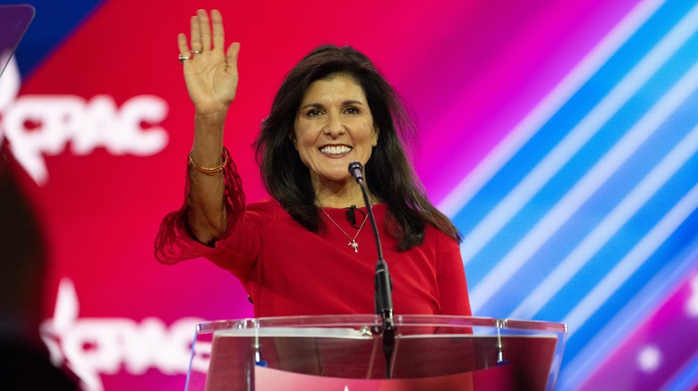 Nikki Haley waving at podium