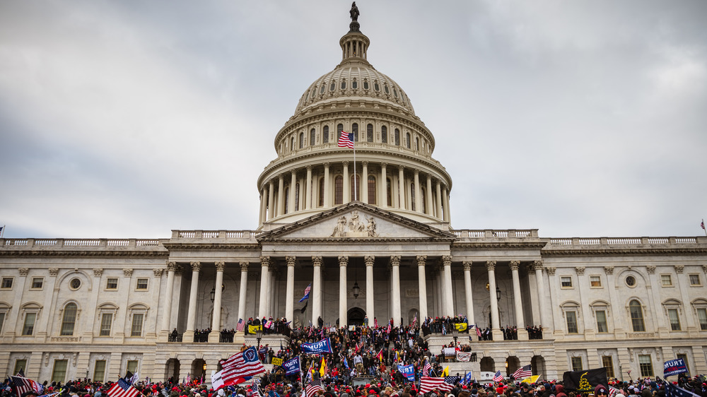 Trump supporters raid the Capitol Building