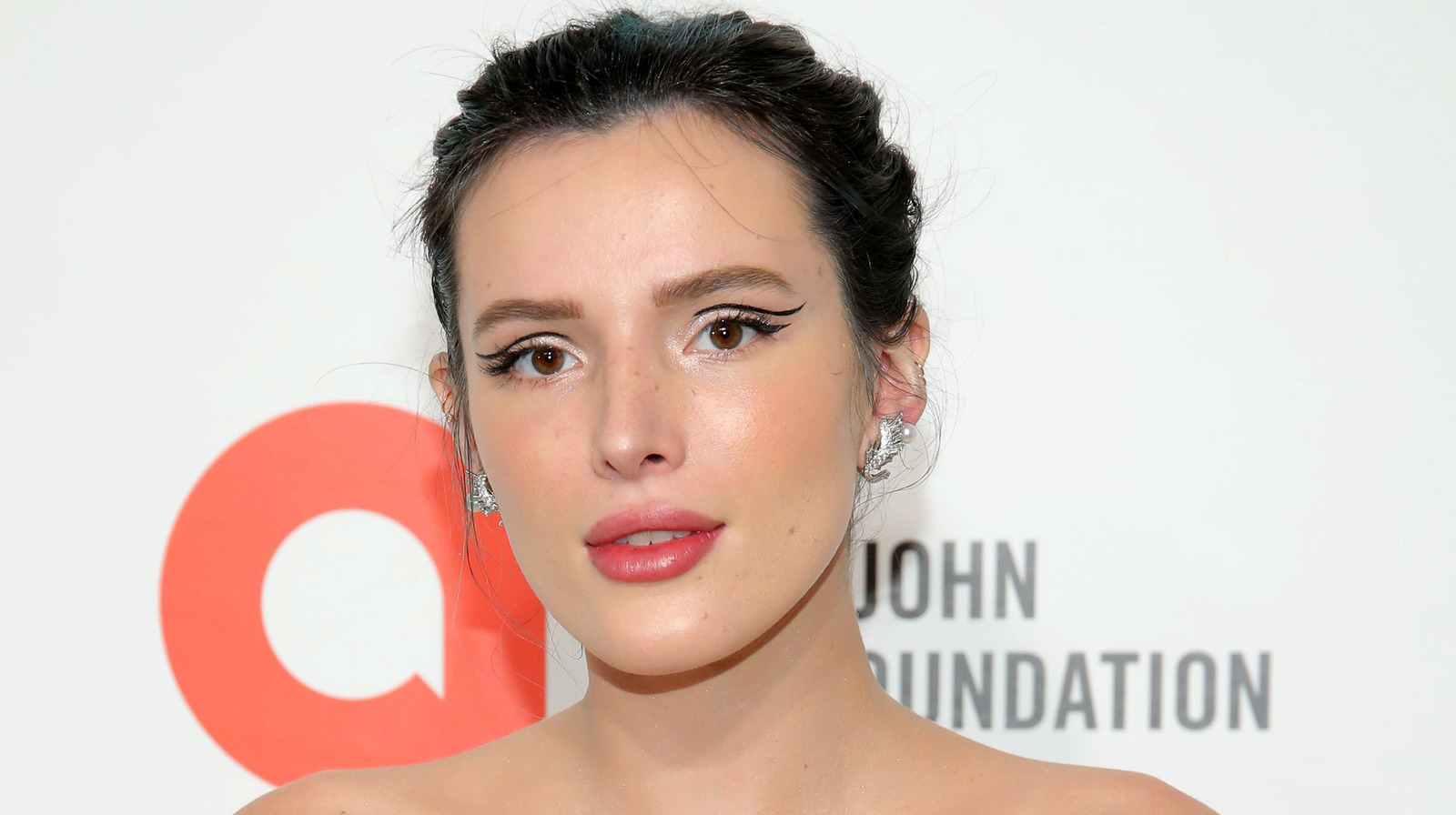 The Bella Thorne Cheating Scandal Explained