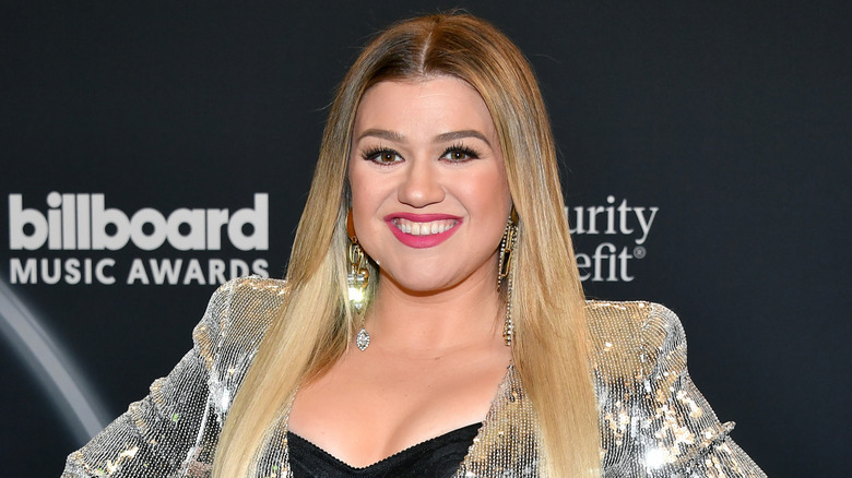 Kelly Clarkson at the 2020 Billboard Music Awards