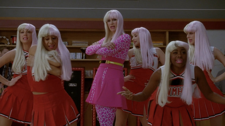 Sue and the Cheerios perform "Super Bass" on "Glee"