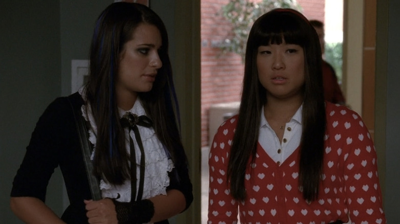 Rachel and Tina wearing each other's style of clothing in "Glee"