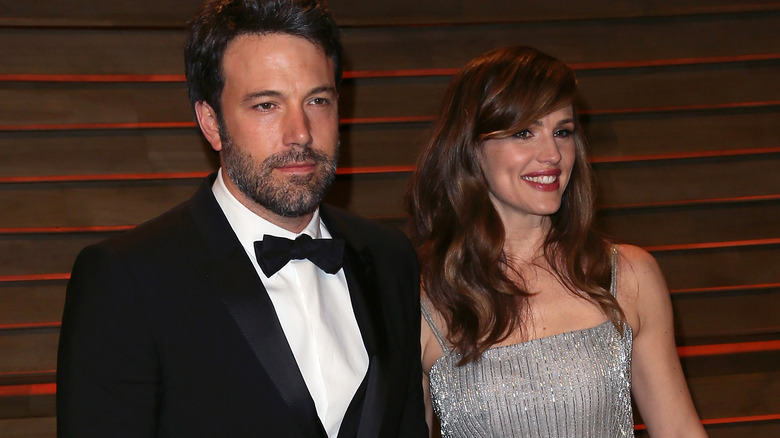 Ben Affleck and Jennifer Garner posing 