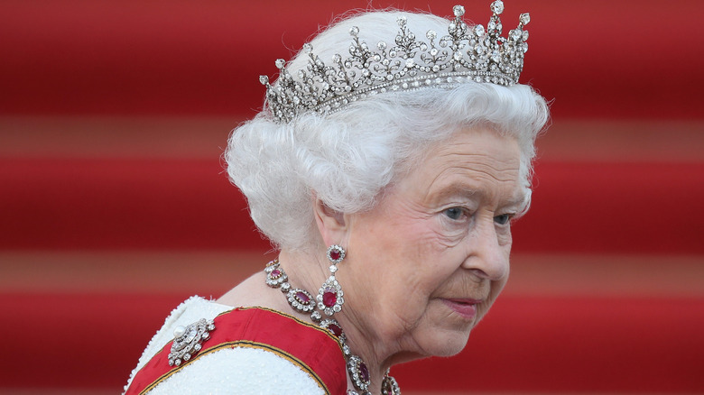 Queen Elizabeth frowning 