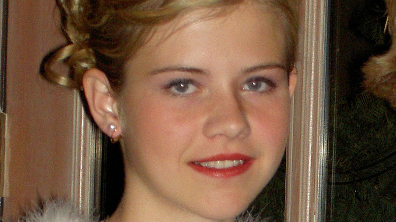 Elizabeth Smart at Christmas dance