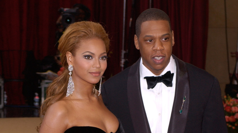 Jay-Z and Beyoncé pose together