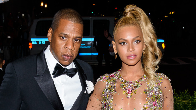 Beyoncé and Jay Z pose together