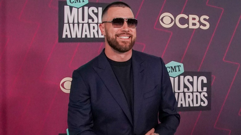 Travis Kelce wearing sunglasses