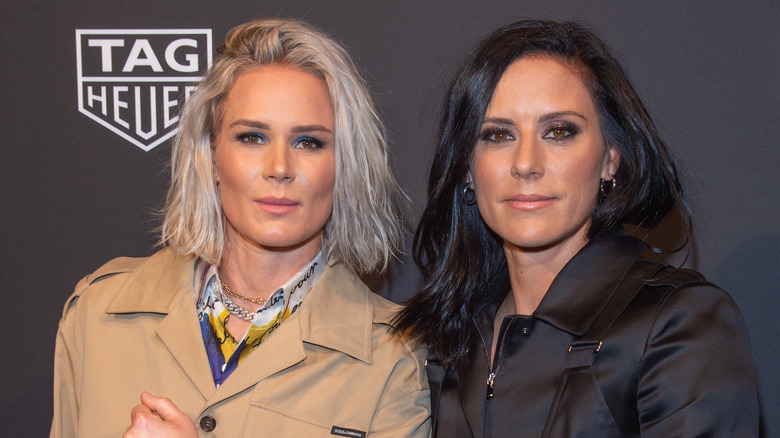 Ashlyn Harris and Ali Krieger posing