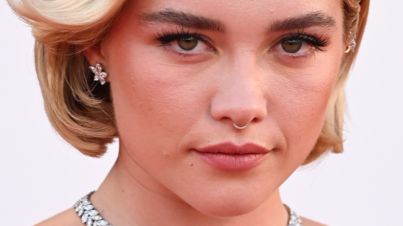 The Bizarre Drama Of The Don't Worry Darling Cast Explained