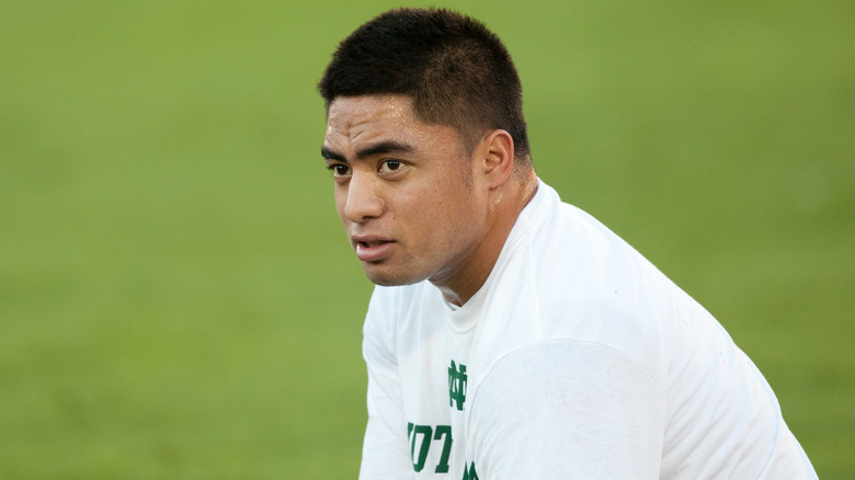 Manti Te'o sitting