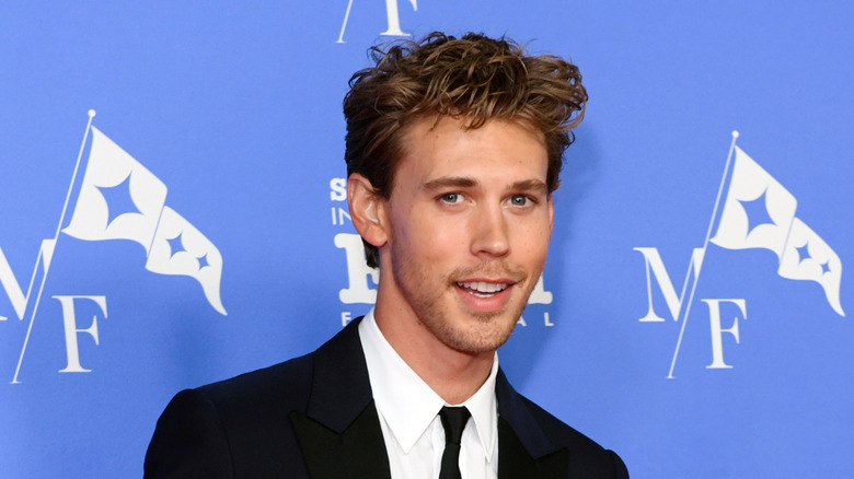 Austin Butler smiling