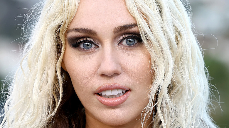 Miley Cyrus blond