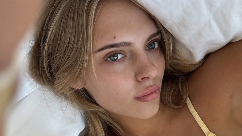 Jessica Belkin's eyes pierce through the camera in a selfie.