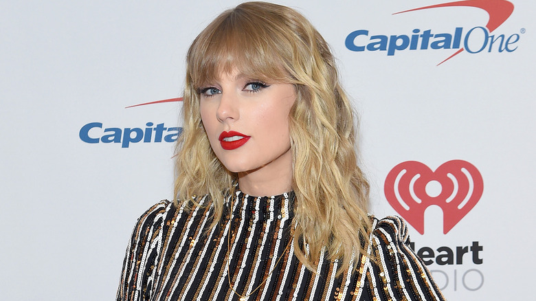Taylor Swift red carpet 