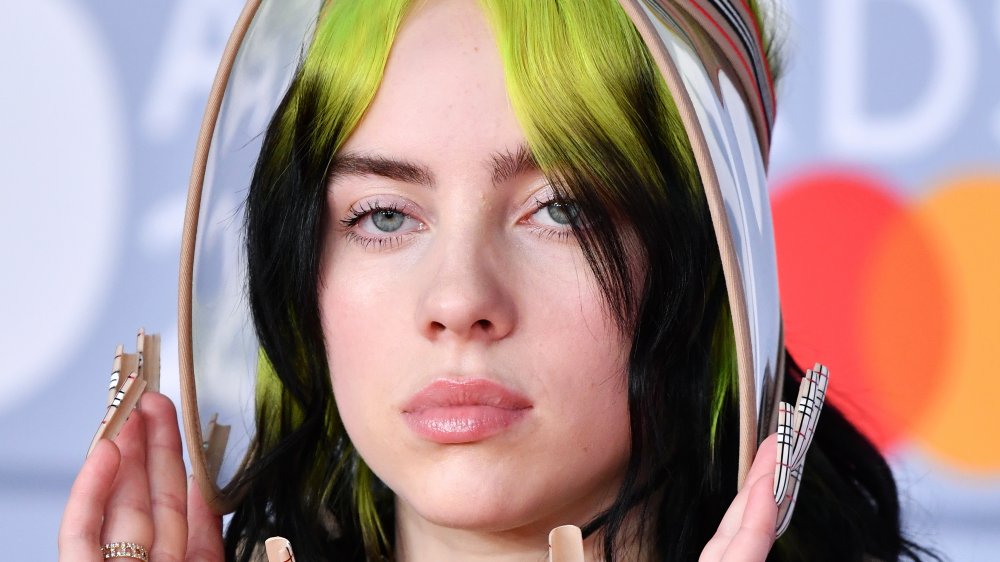 Billie Eilish's big titties fall out while filming music video