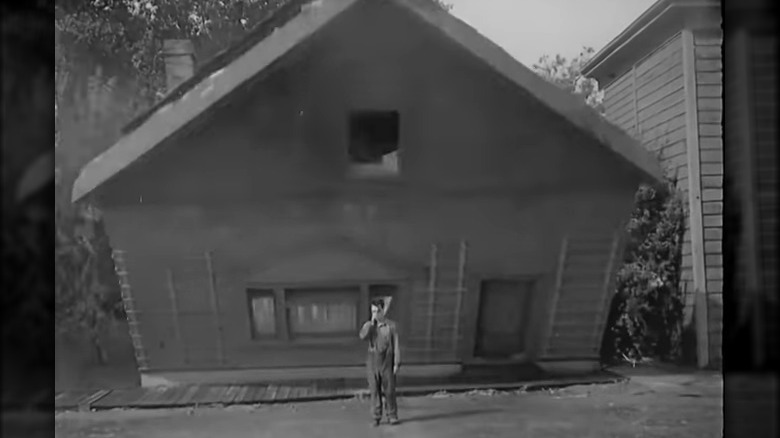 Buster Keaton house stunt in Steamboat Bill Jr.