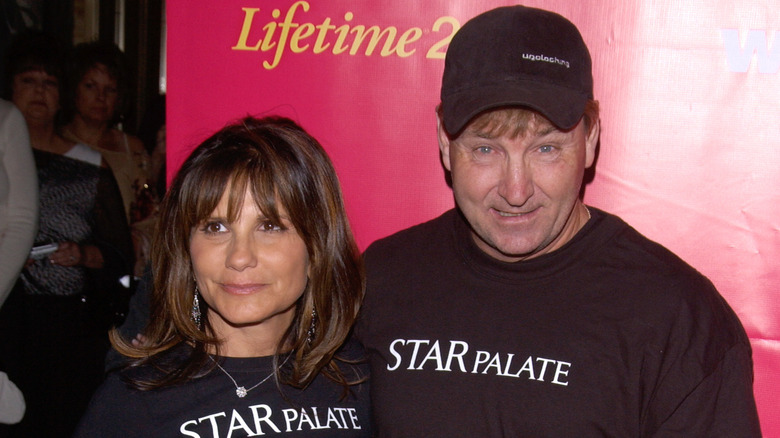 Jamie and Lynne Spears posing together