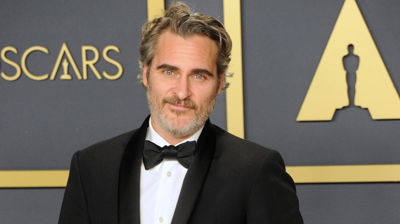 joaquin phoenix smiling 2020 oscars