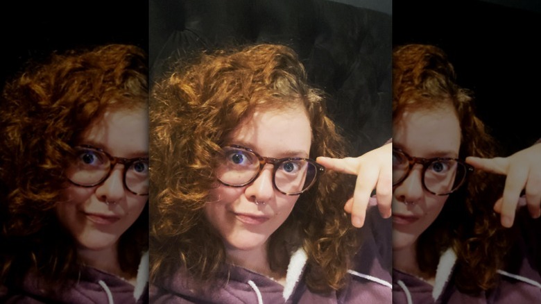 Madylin Sweeten takes selfie