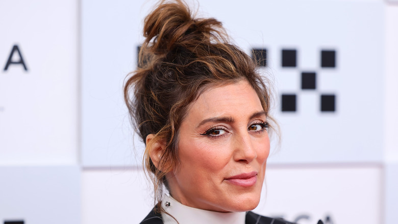 Jennifer Esposito top bun