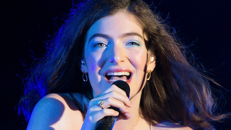 Lorde performing