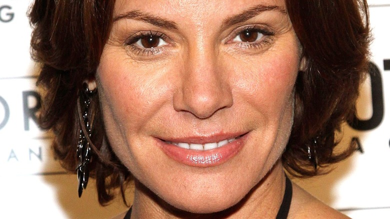 Luann de Lesseps posing