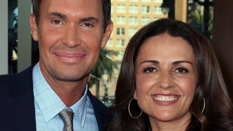 Jeff Lewis and Jenni Pulos smiling