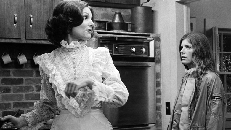Paula Prentiss and Katharine Ross in The Stepford Wives