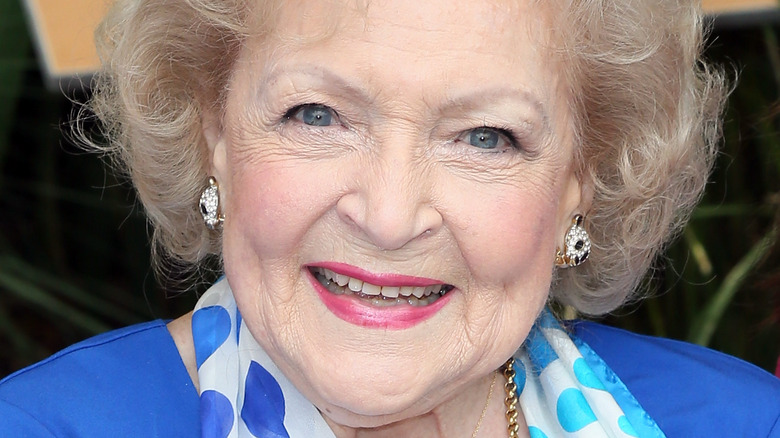 betty white smiling