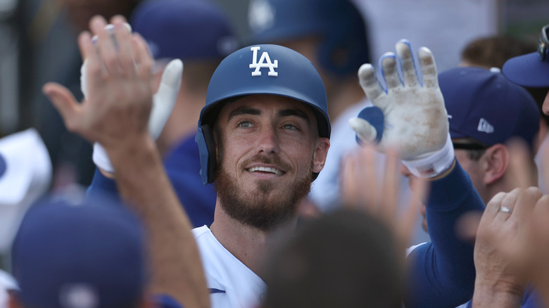 Cody Bellinger slapping hands
