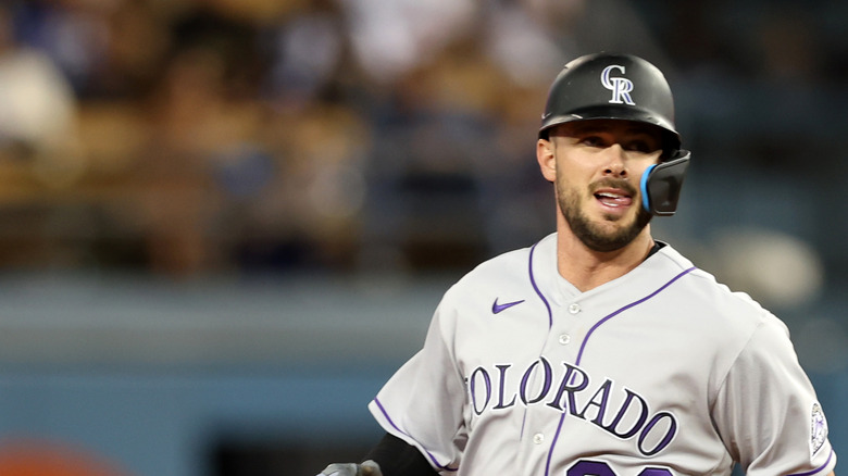 Kris Bryant running bases