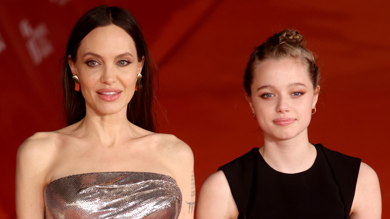 Angelina Jolie and Shiloh Jolie-Pitt posing