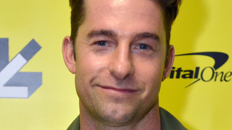 Scott Speedman smirking