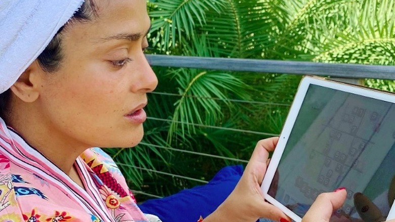 Salma Hayek playing Sudoku