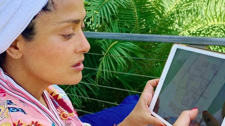 Salma Hayek playing Sudoku
